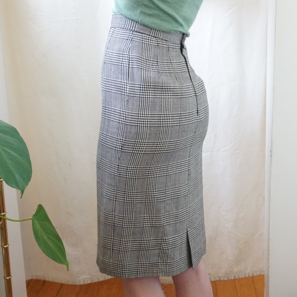 Vintage woven houndstooth checkered knee length pencil skirt